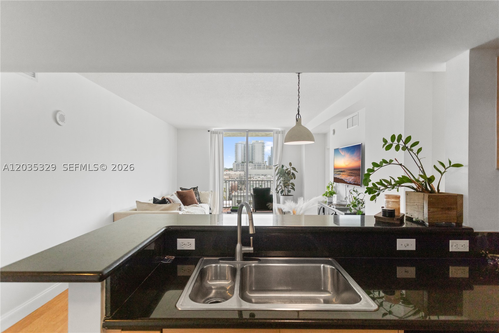 Hollywood Station - Residential