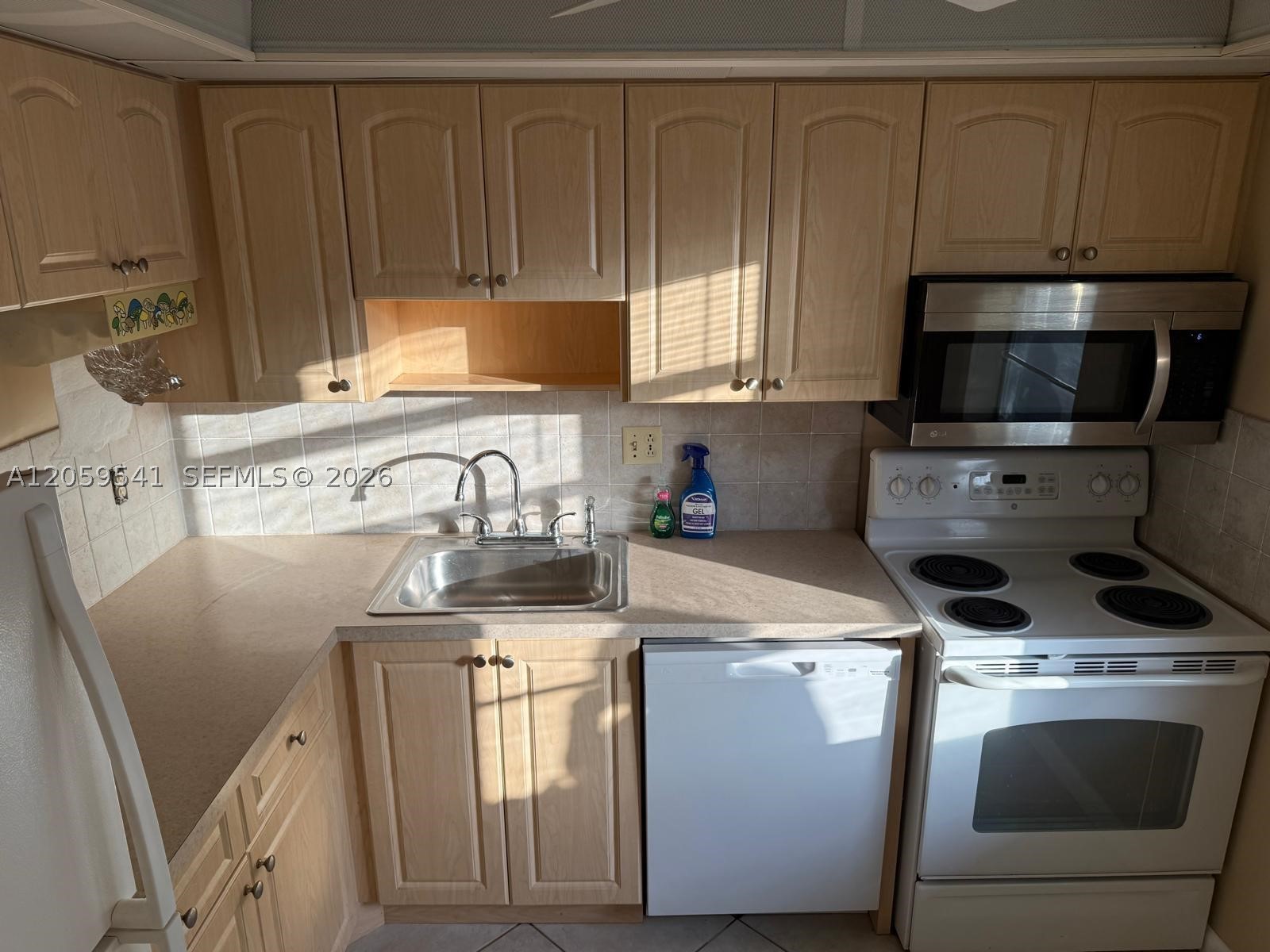 ORIOLE GOLF & TENNIS CLUB - Residential
