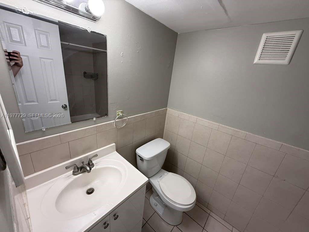 REGENCY COVE CONDO - Residential Lease