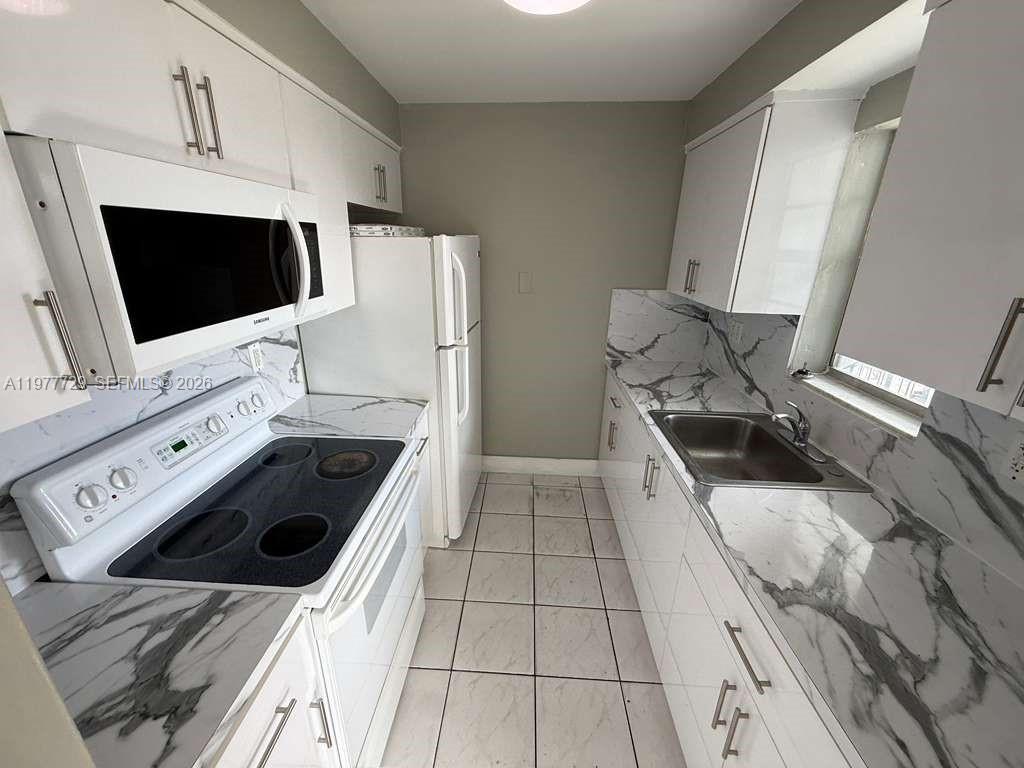 REGENCY COVE CONDO - Residential Lease