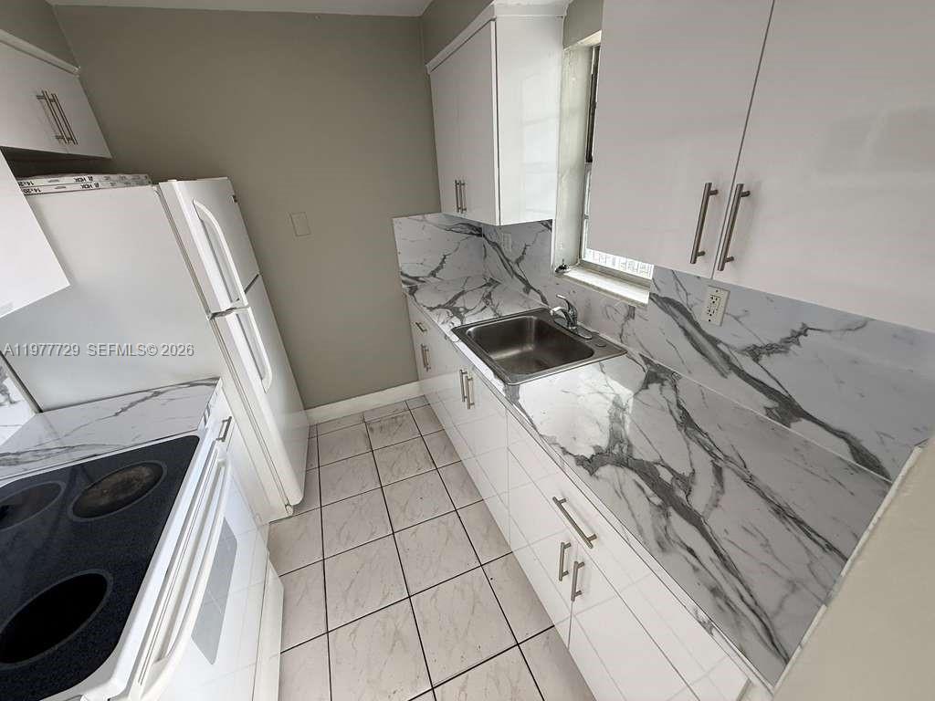 REGENCY COVE CONDO - Residential Lease