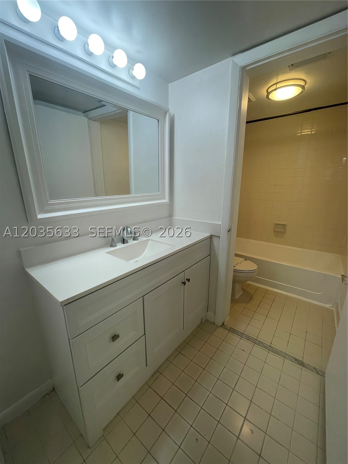 LAKEVIEW CLUB CONDO - Residential Lease