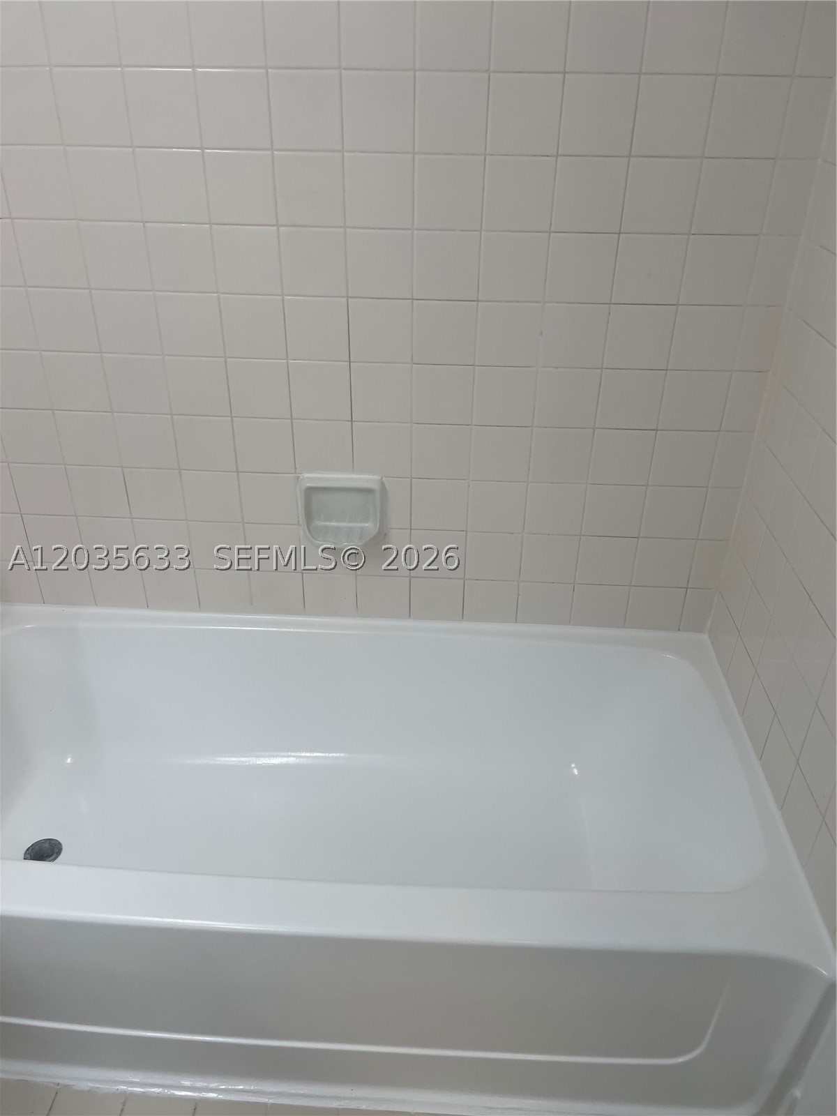 LAKEVIEW CLUB CONDO - Residential Lease
