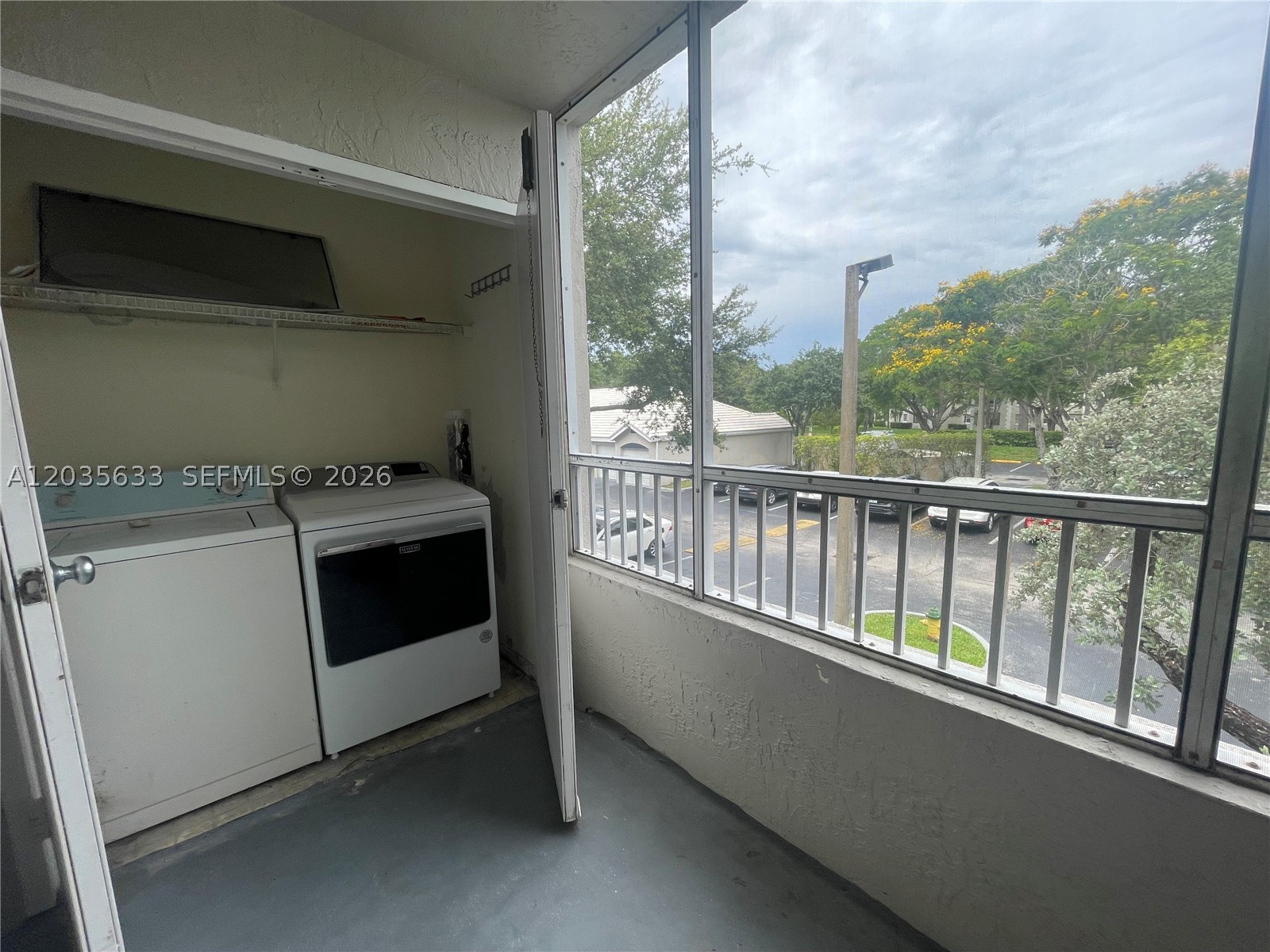 LAKEVIEW CLUB CONDO - Residential Lease
