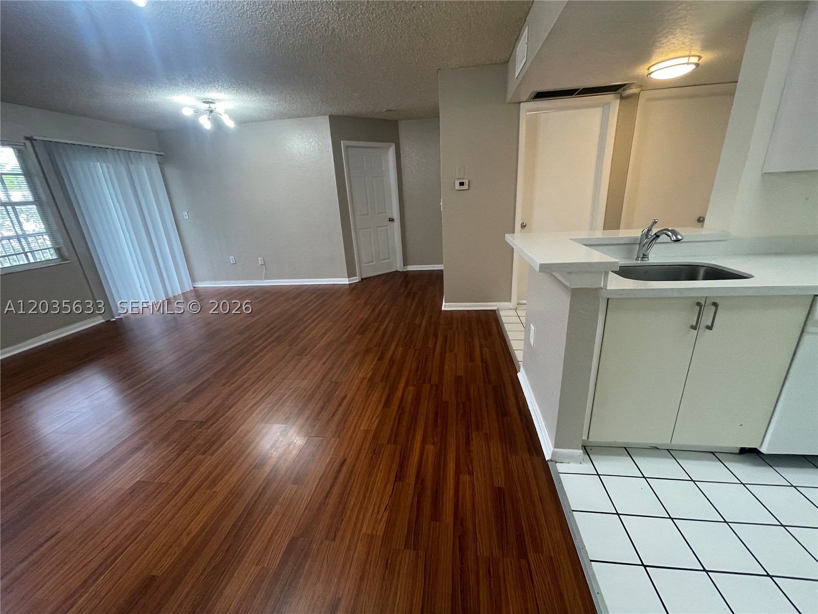 LAKEVIEW CLUB CONDO - Residential Lease
