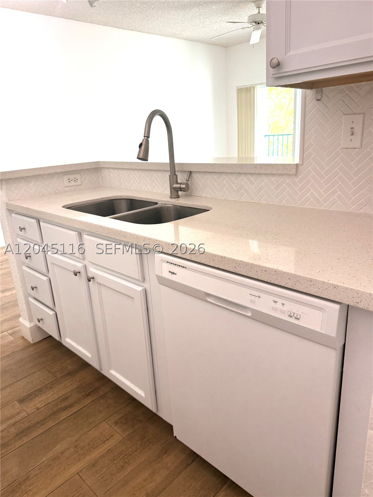 VALENCIA CONDO - Residential