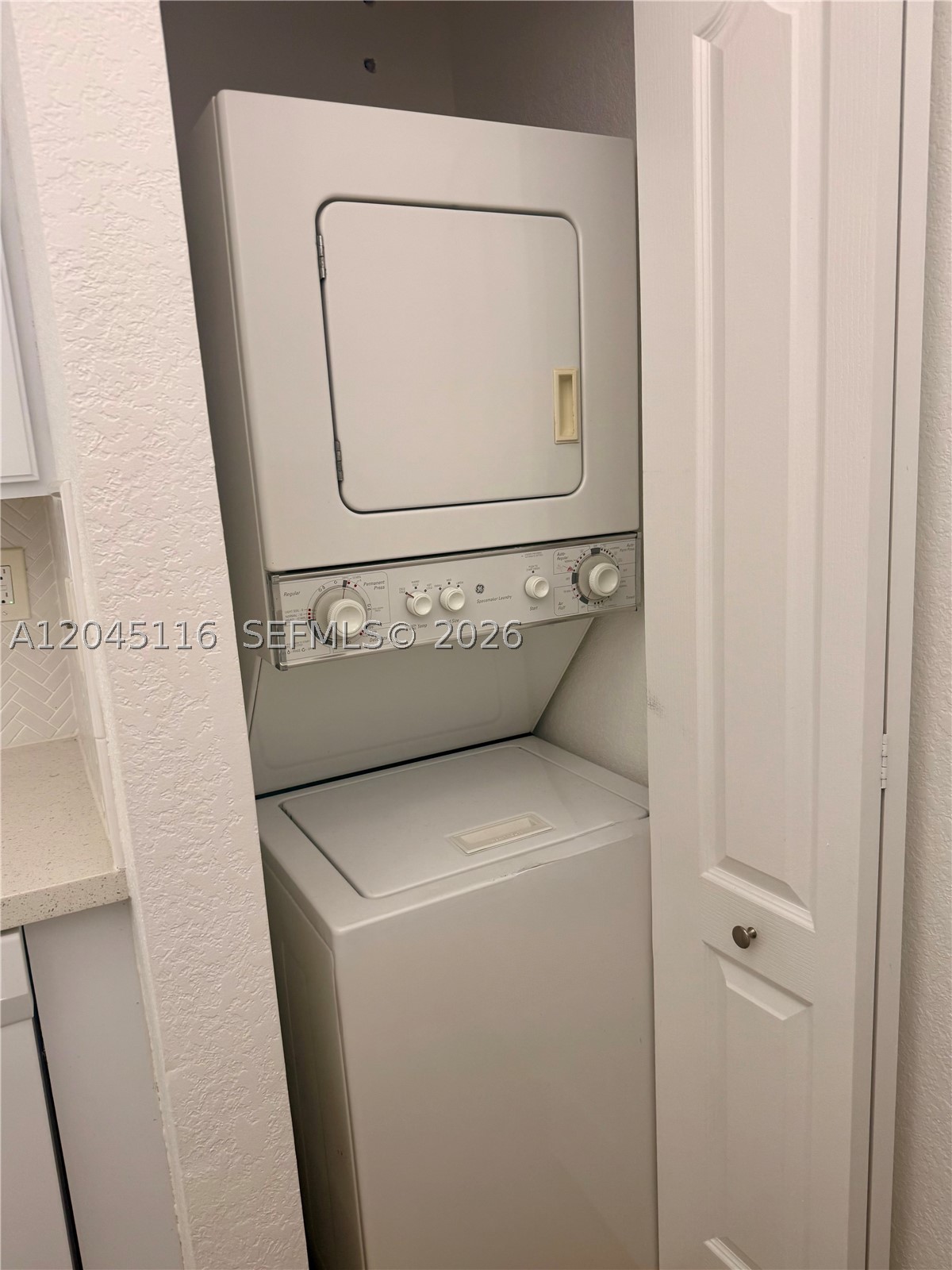VALENCIA CONDO - Residential