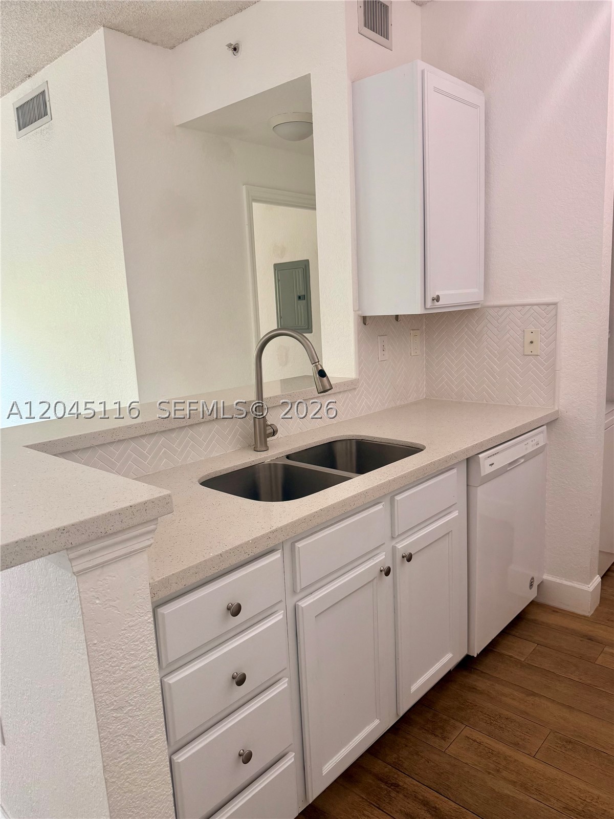 VALENCIA CONDO - Residential