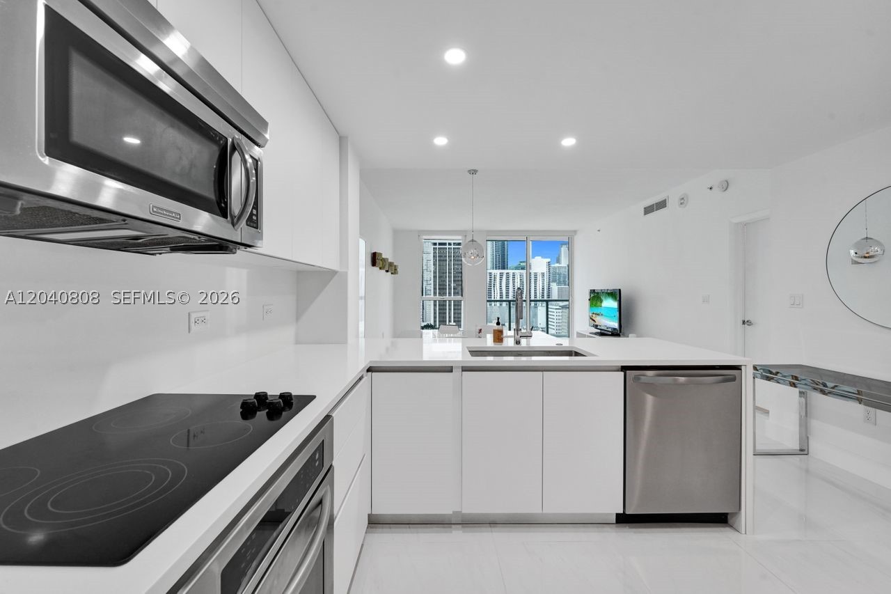 VIZCAYNE NORTH CONDO - Residential Lease