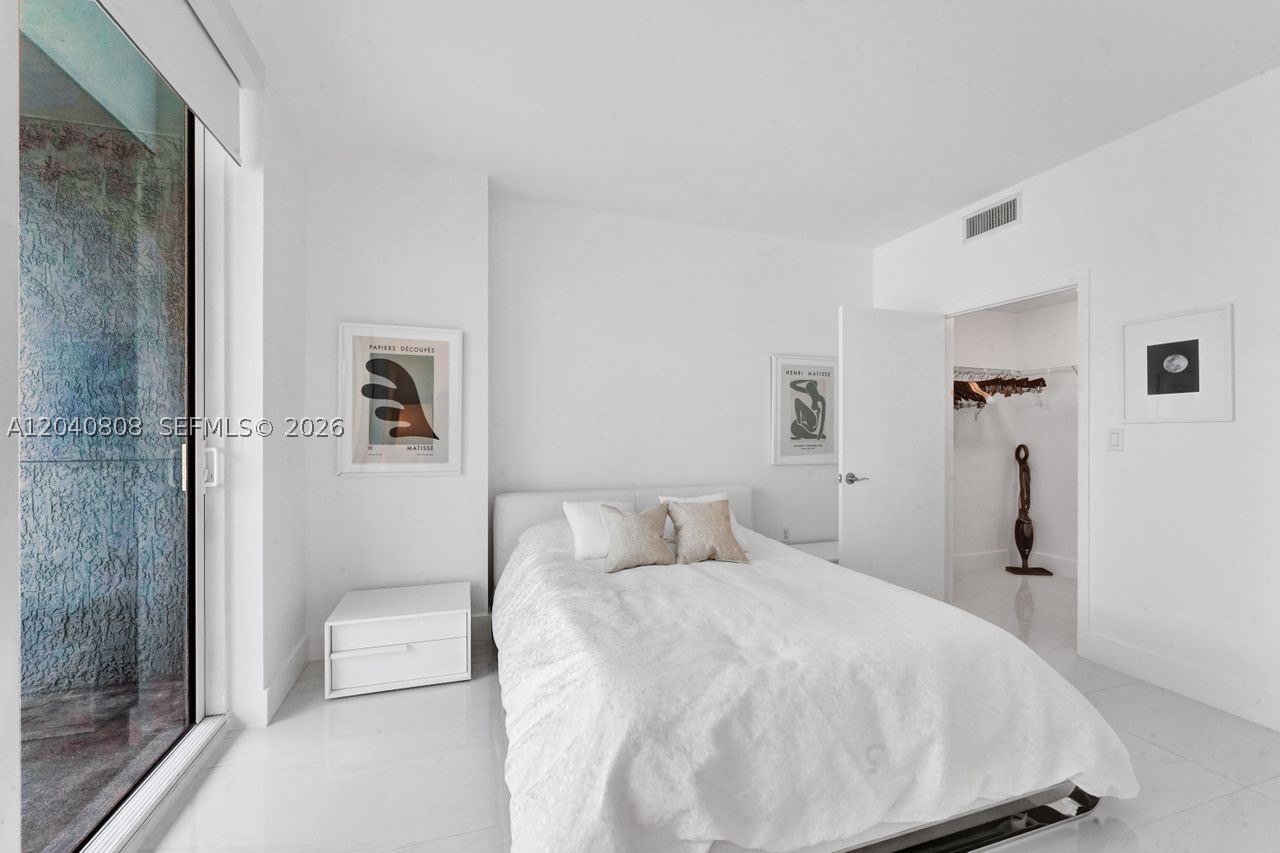 VIZCAYNE NORTH CONDO - Residential Lease