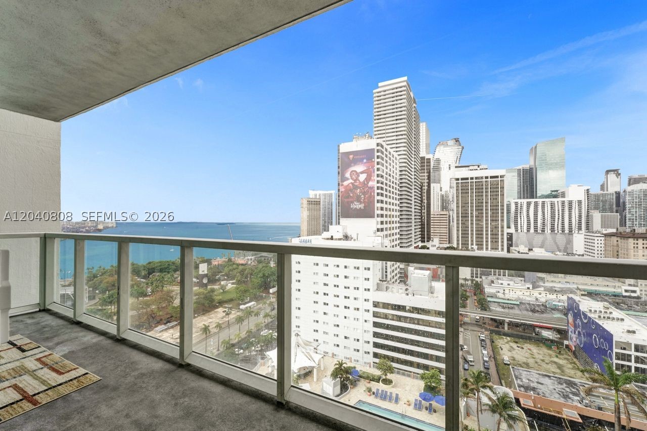 VIZCAYNE NORTH CONDO - Residential Lease