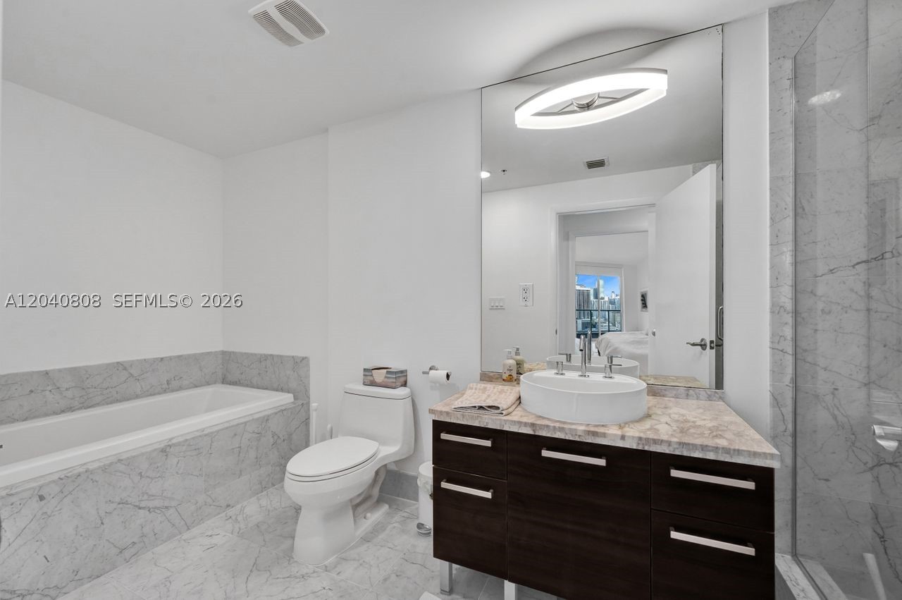 VIZCAYNE NORTH CONDO - Residential Lease
