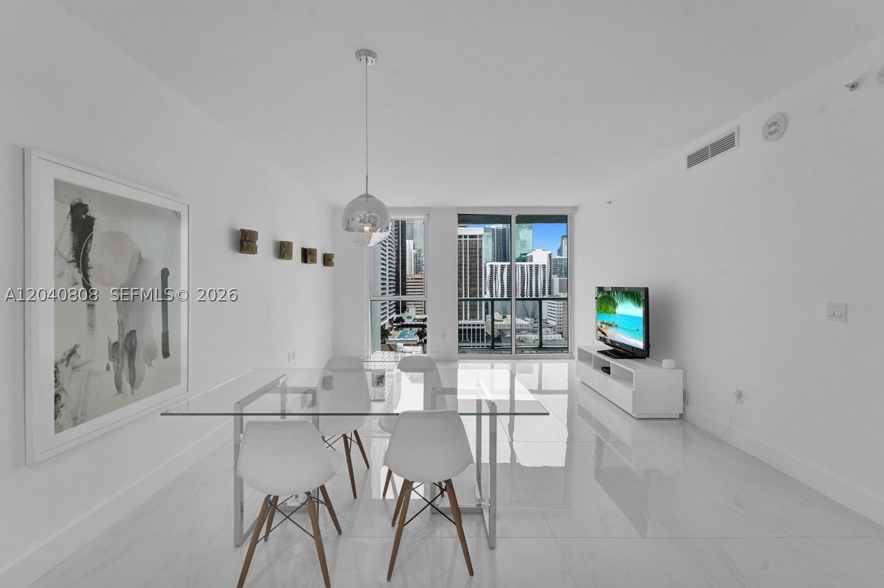 VIZCAYNE NORTH CONDO - Residential Lease