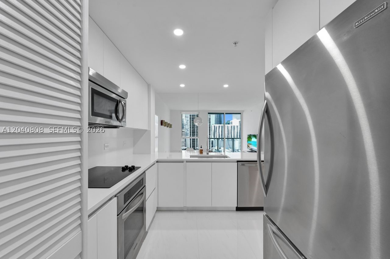 VIZCAYNE NORTH CONDO - Residential Lease