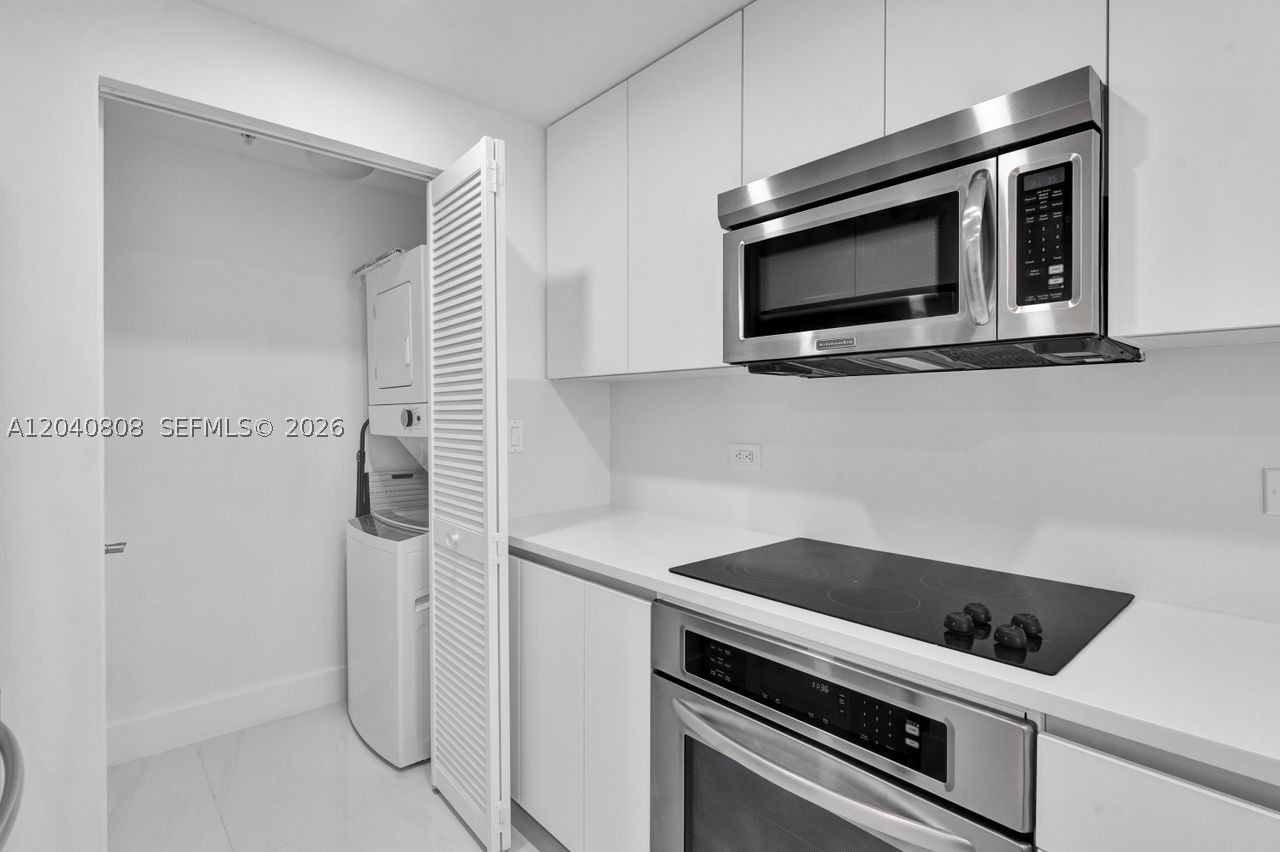 VIZCAYNE NORTH CONDO - Residential Lease