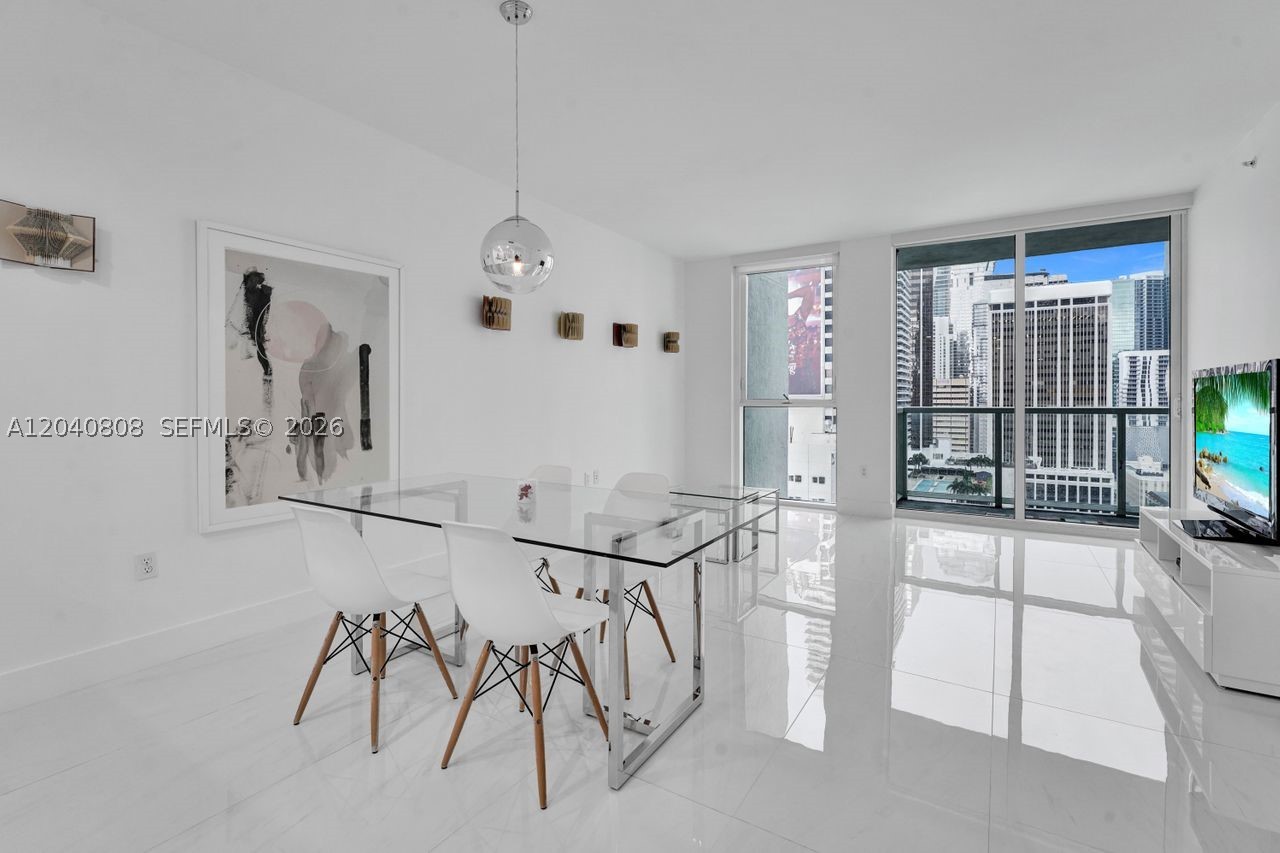VIZCAYNE NORTH CONDO - Residential Lease