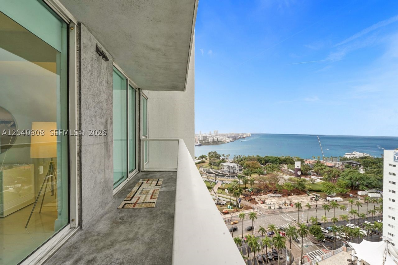 VIZCAYNE NORTH CONDO - Residential Lease