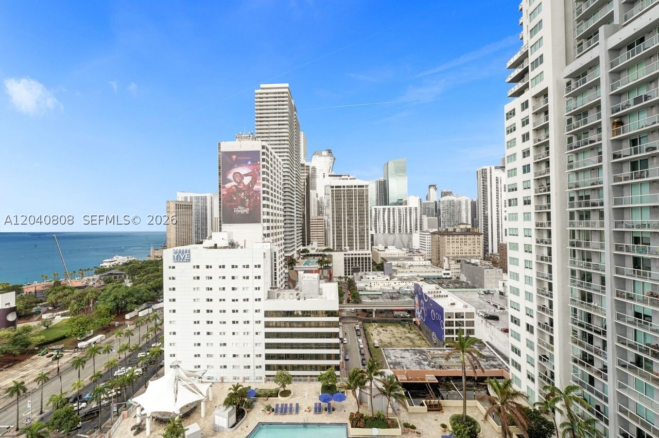 VIZCAYNE NORTH CONDO - Residential Lease
