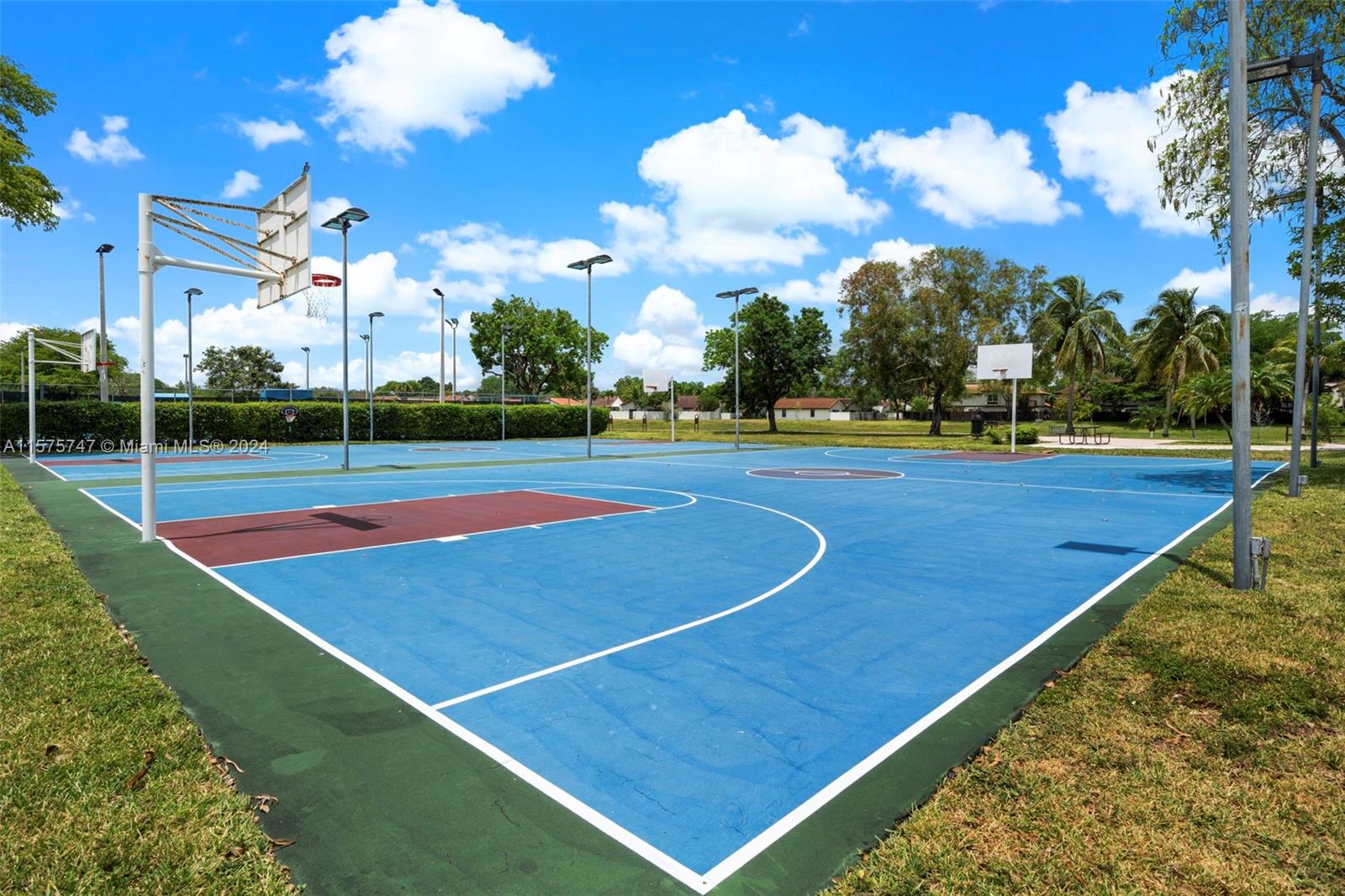 CROSSINGS VILG HOMES COND - Residential