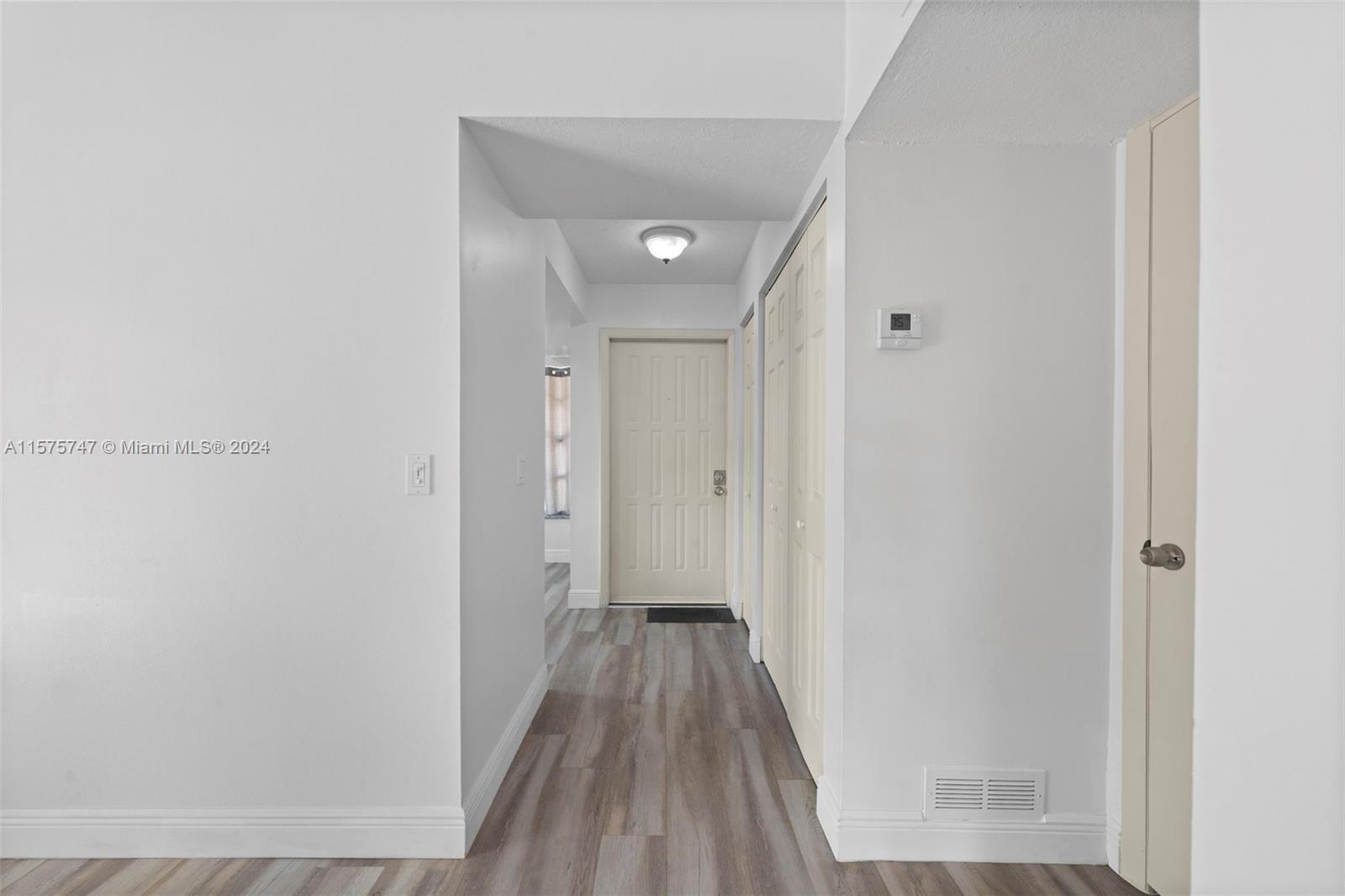 CROSSINGS VILG HOMES COND - Residential