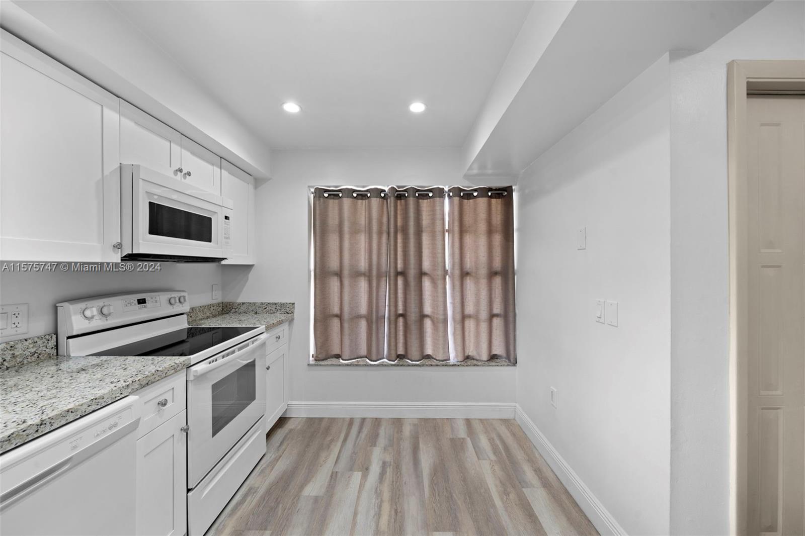 CROSSINGS VILG HOMES COND - Residential