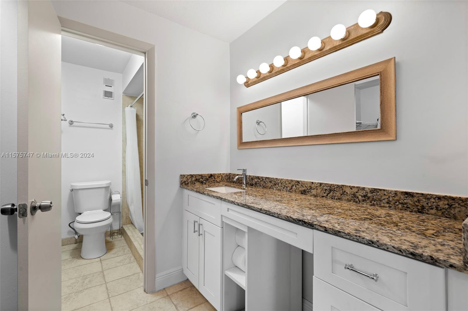 CROSSINGS VILG HOMES COND - Residential
