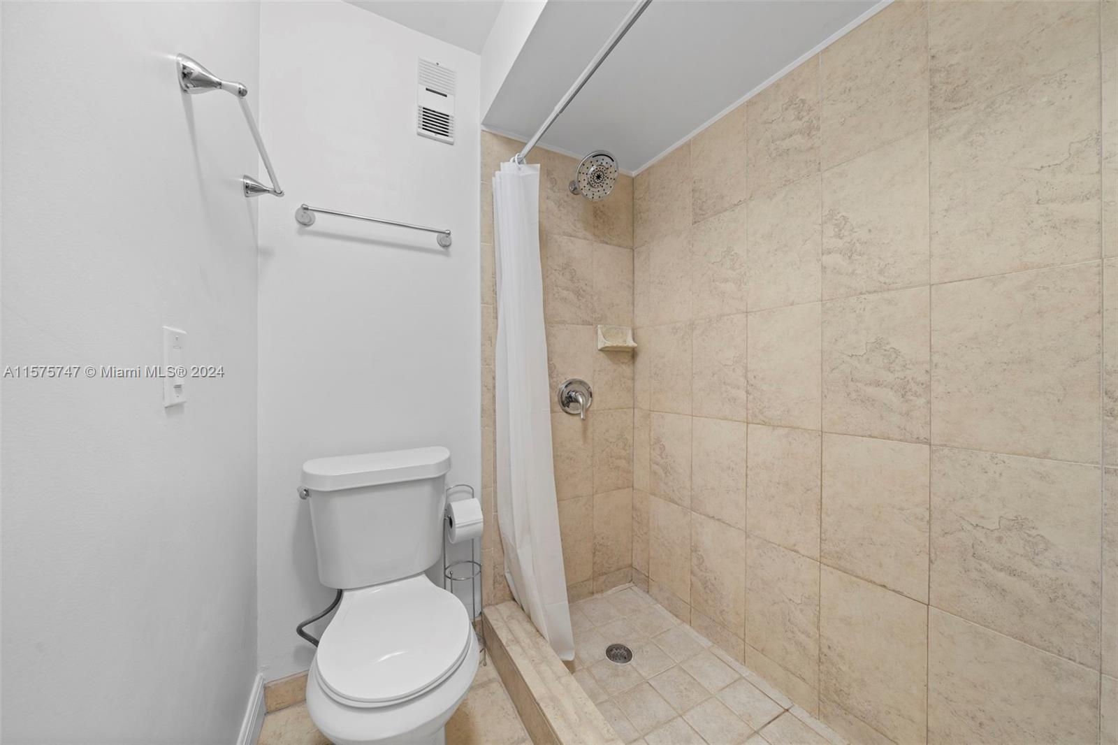 CROSSINGS VILG HOMES COND - Residential
