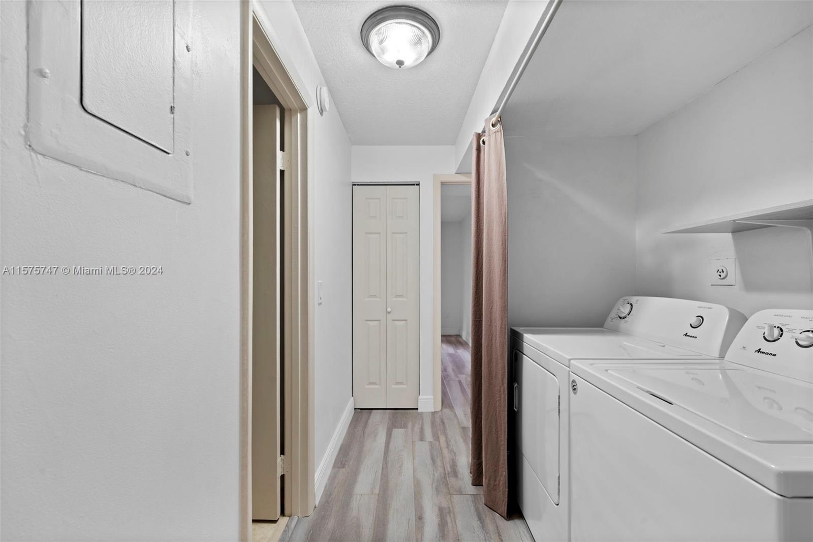 CROSSINGS VILG HOMES COND - Residential