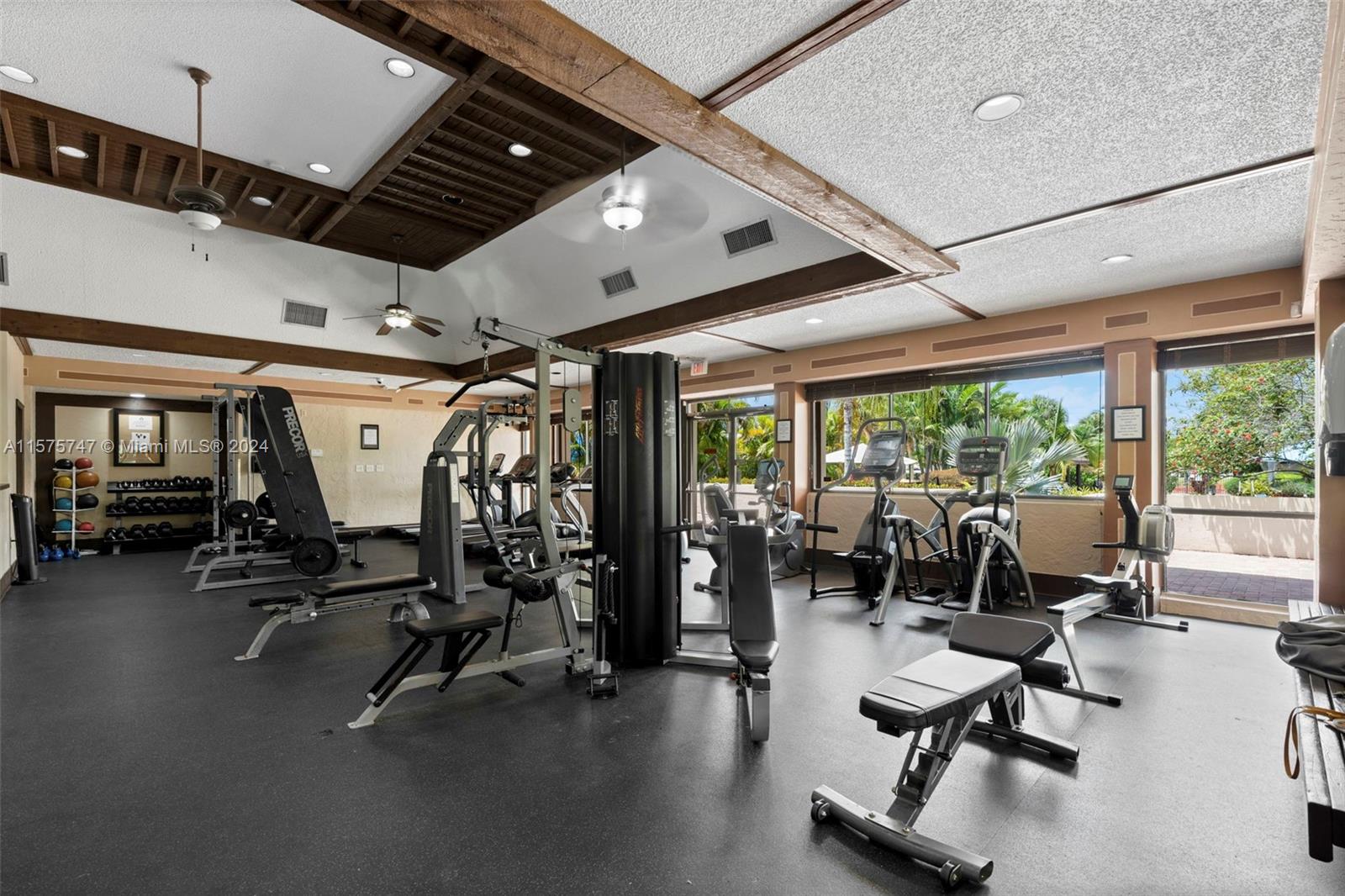 CROSSINGS VILG HOMES COND - Residential