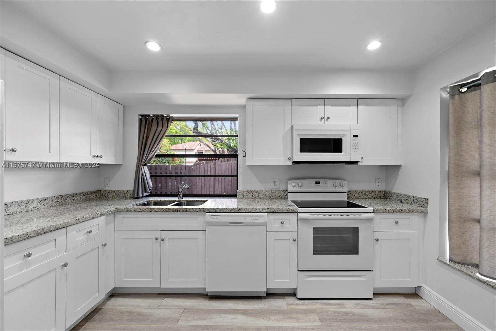 CROSSINGS VILG HOMES COND - Residential