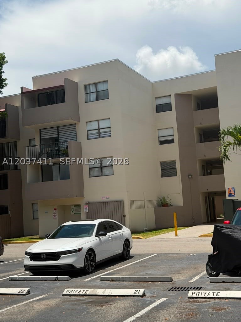 PEPPERMILL KENDALE LKS W - Residential Lease