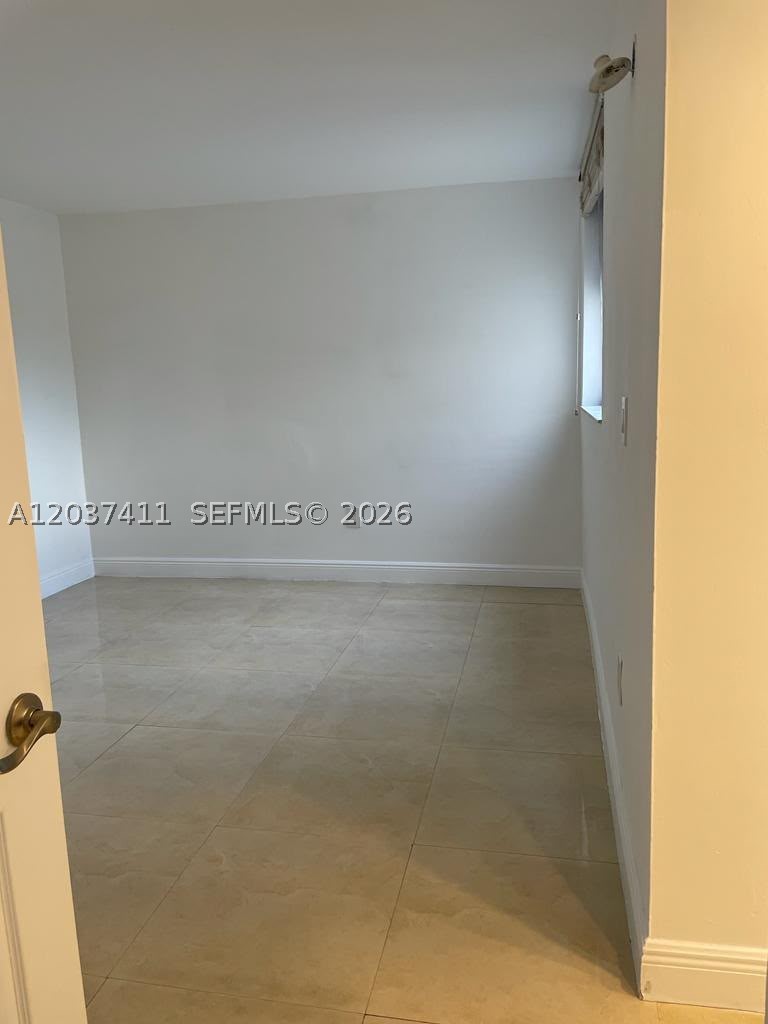 PEPPERMILL KENDALE LKS W - Residential Lease