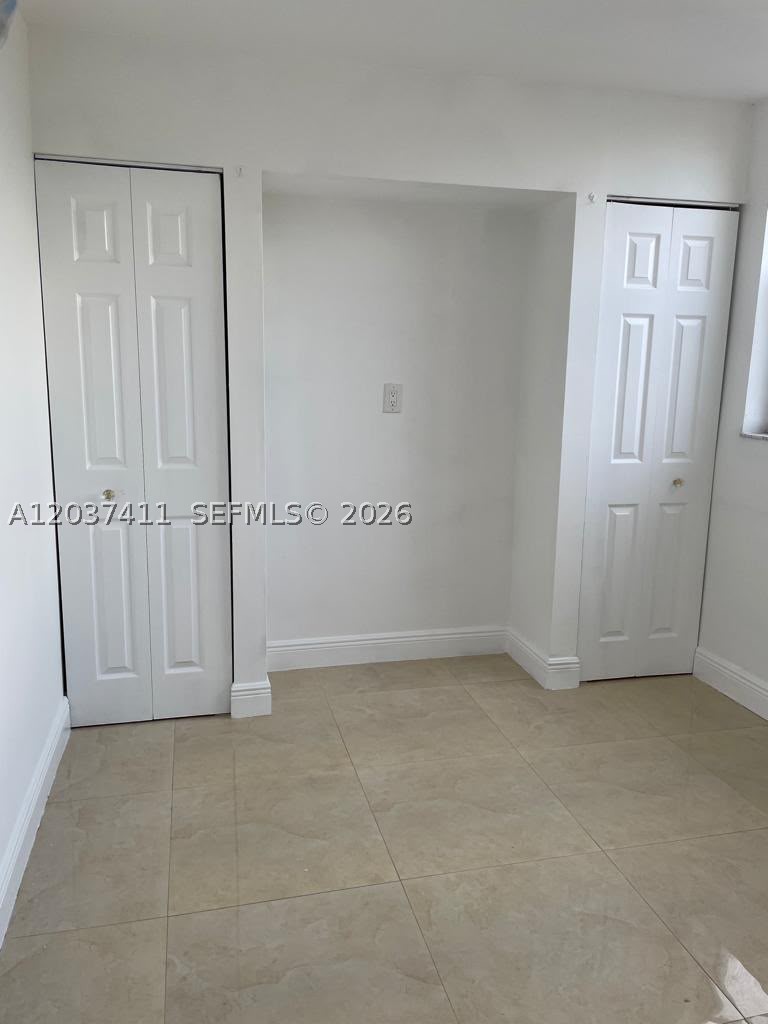 PEPPERMILL KENDALE LKS W - Residential Lease
