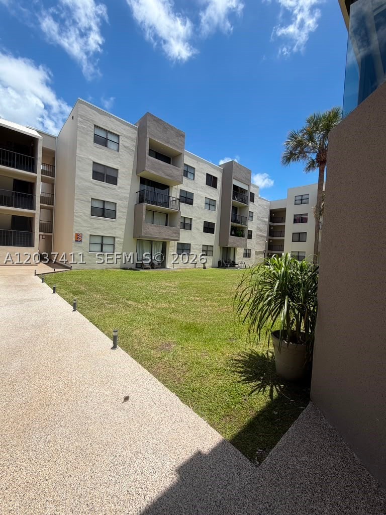 PEPPERMILL KENDALE LKS W - Residential Lease