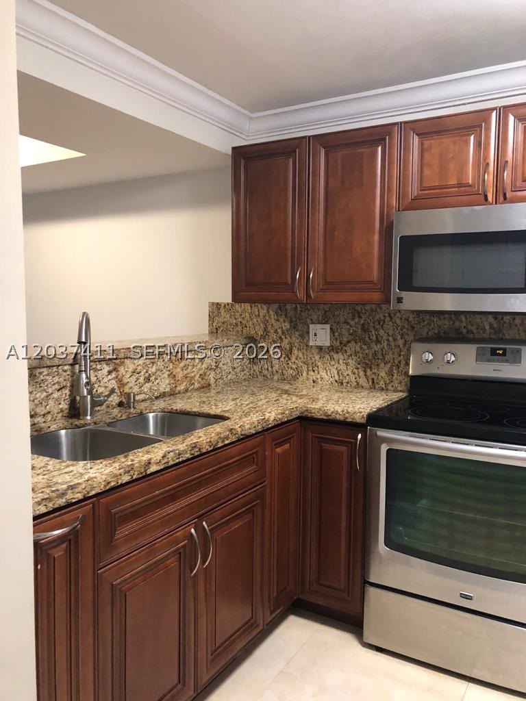 PEPPERMILL KENDALE LKS W - Residential Lease