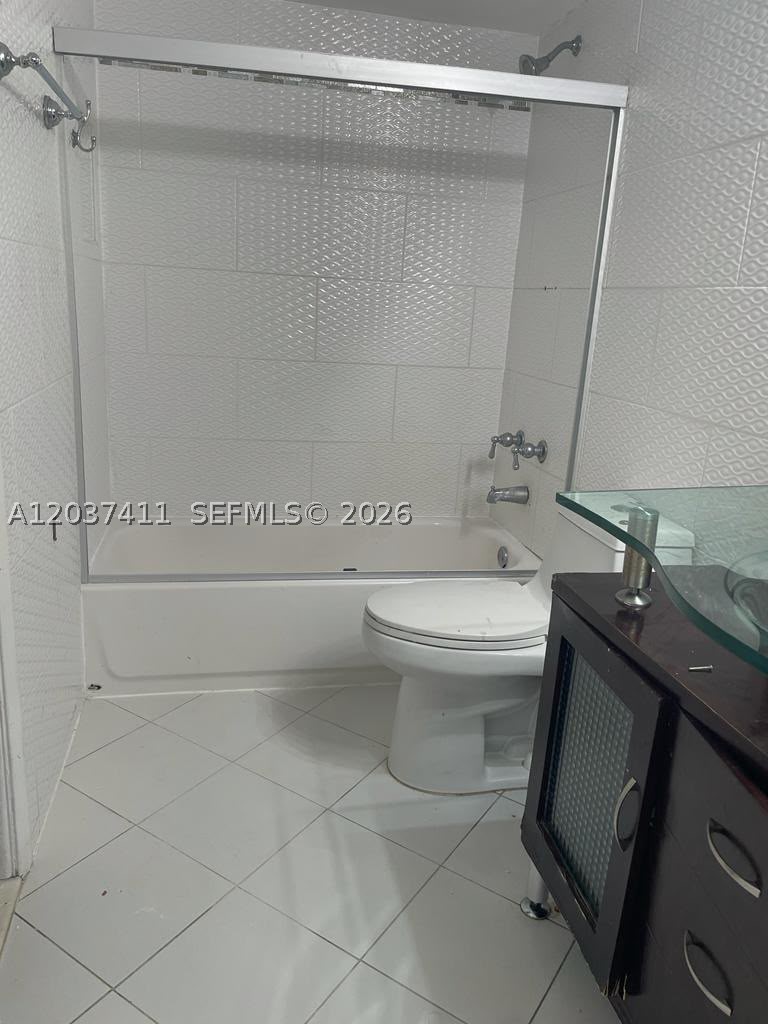 PEPPERMILL KENDALE LKS W - Residential Lease