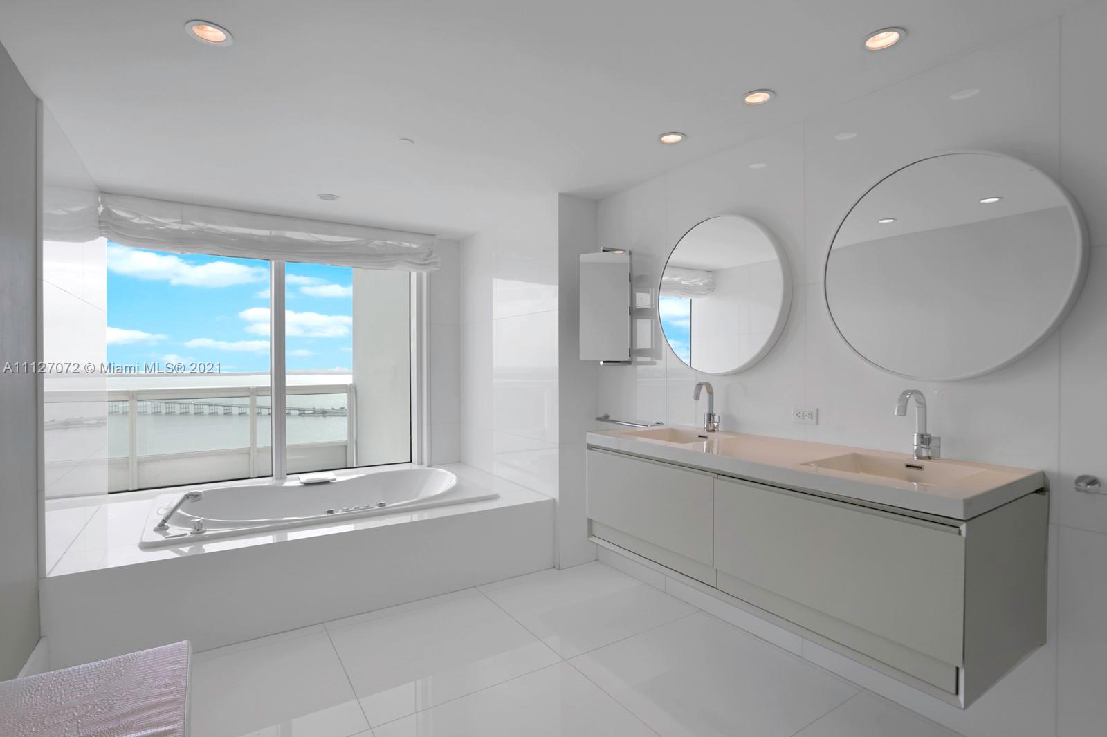 SANTA MARIA CONDO - Residential