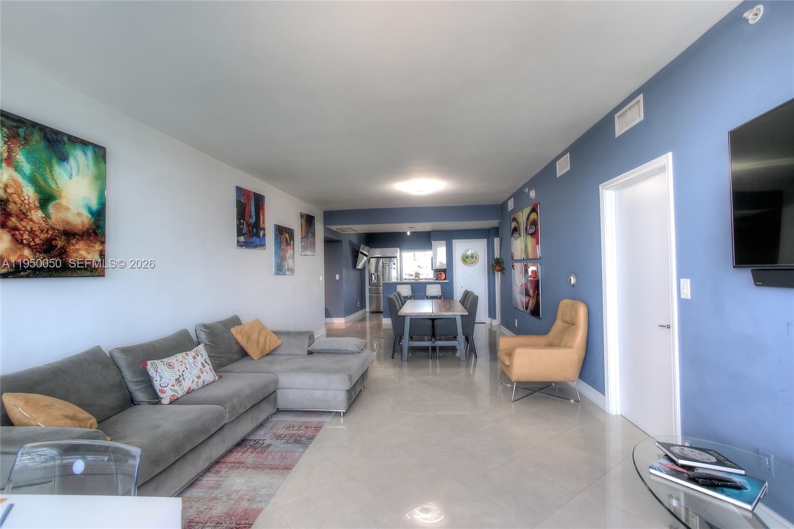 BLUE CONDO - Residential