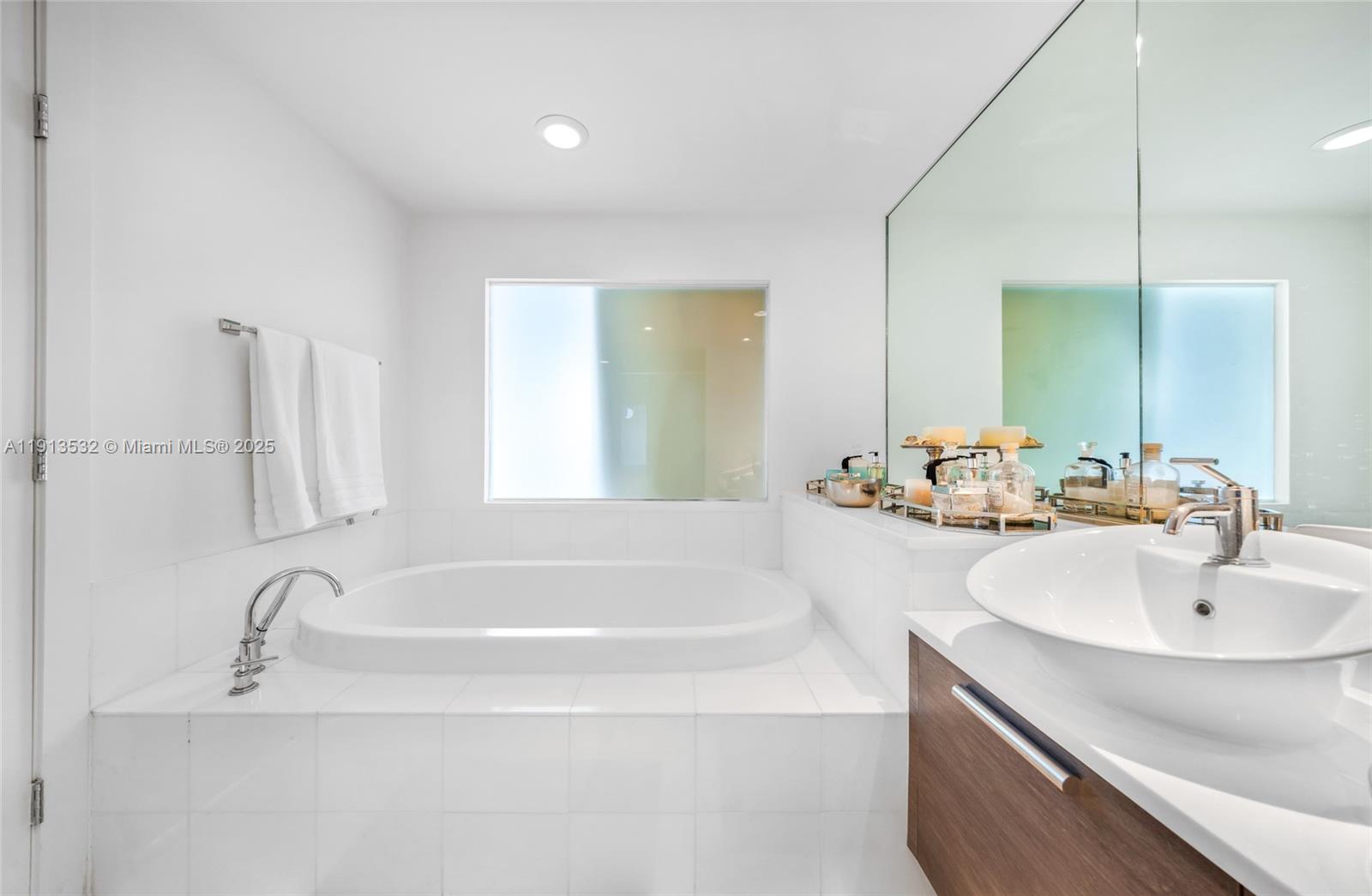 ARTECH RESIDENCES AT AVEN - Residential