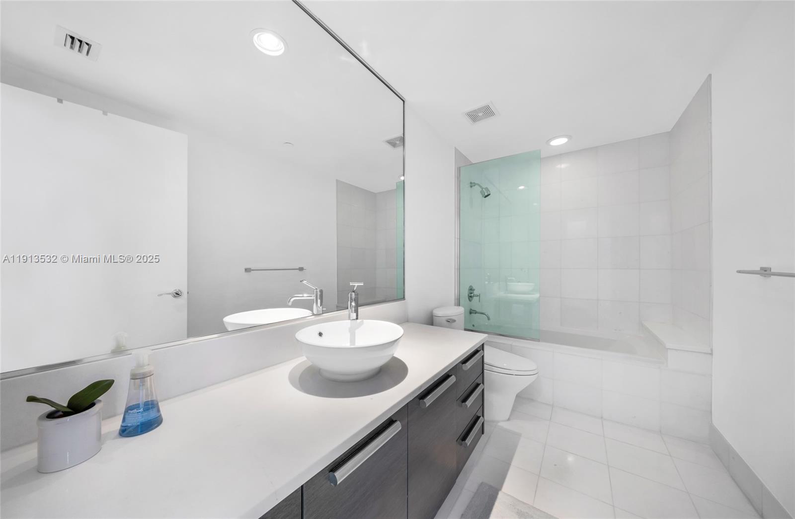 ARTECH RESIDENCES AT AVEN - Residential