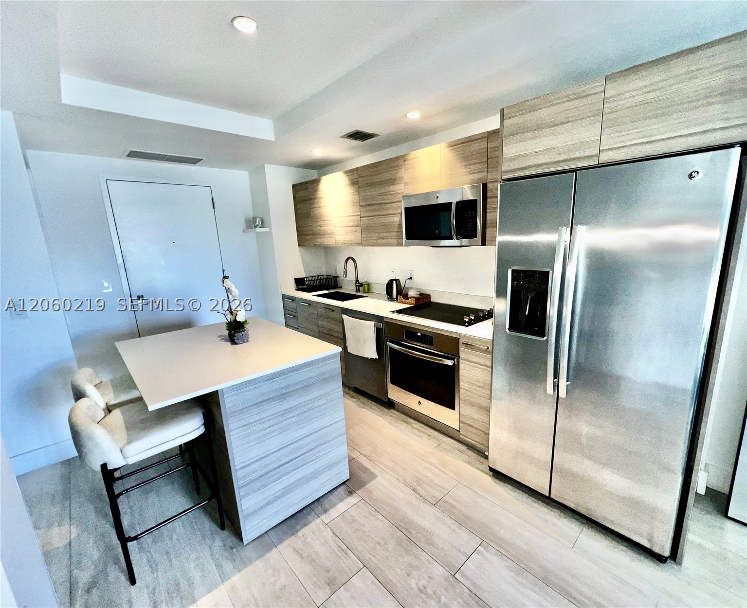 3401 MIDTOWN CONDO - Residential