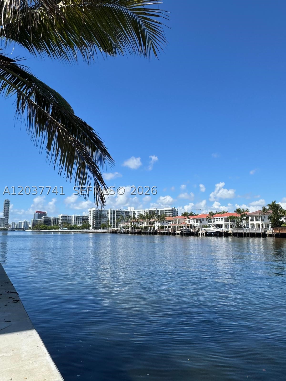 WATERWAY @ HOLLYWOOD BEAC - Residential