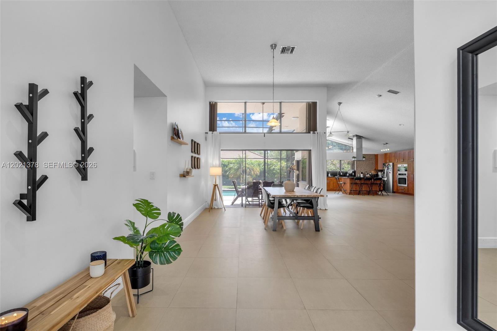 COUNTRY ISLES - Residential