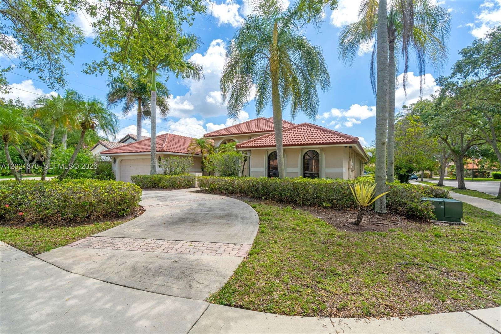 COUNTRY ISLES - Residential