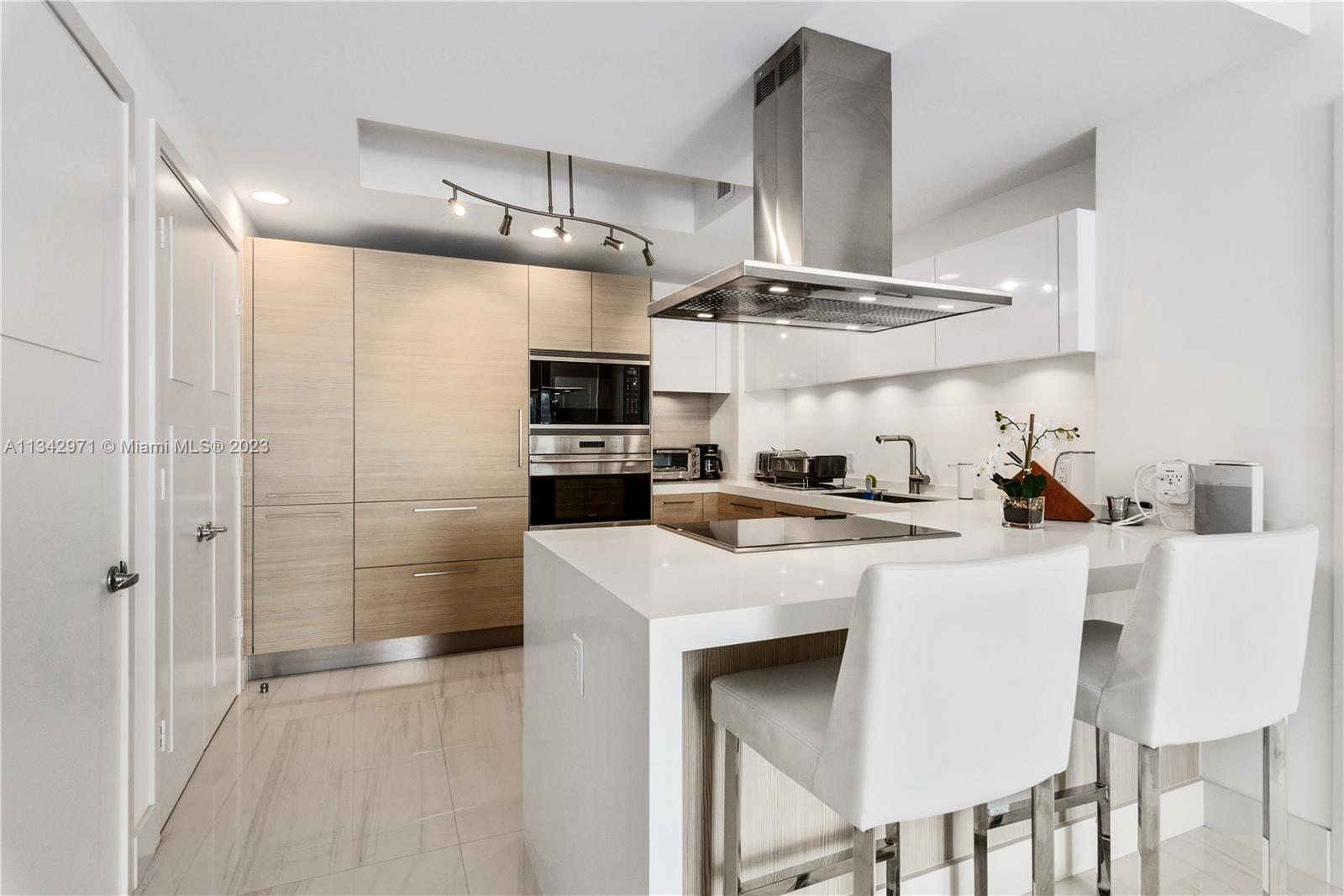 MARINA PALMS RESIDENCES S - Residential Lease