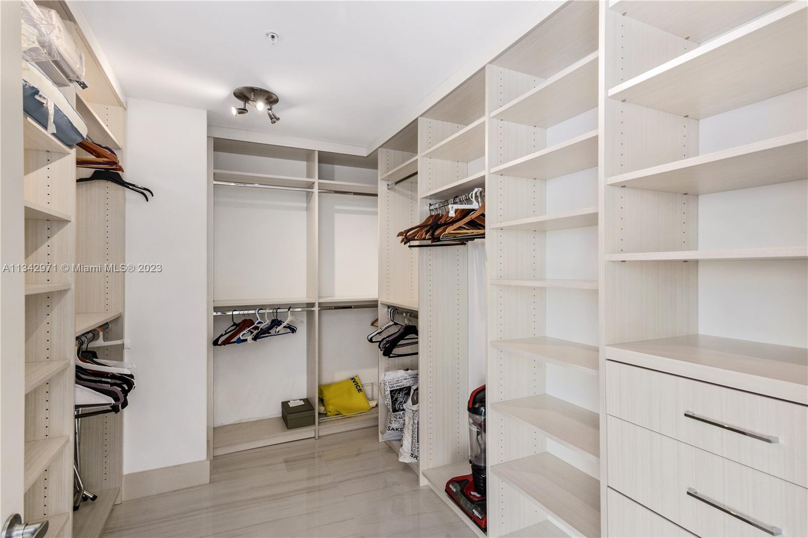 MARINA PALMS RESIDENCES S - Residential Lease