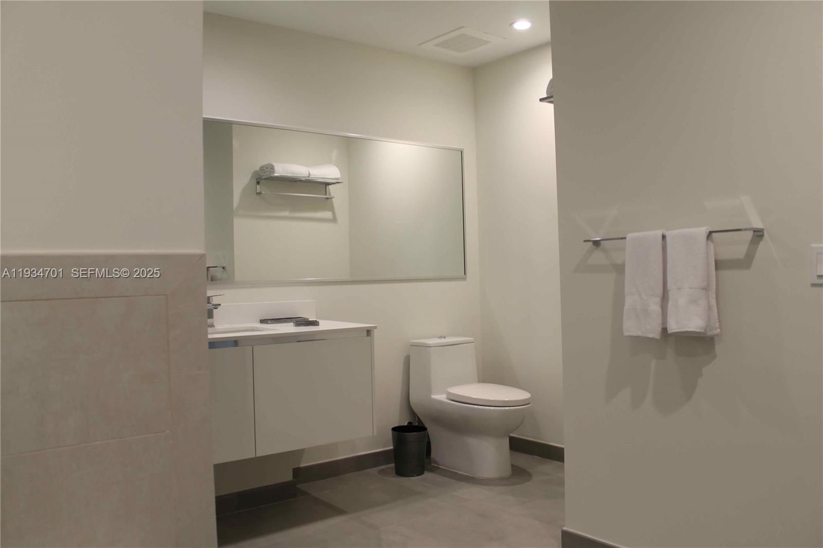 COSTA HOLLYWOOD CONDO - Residential