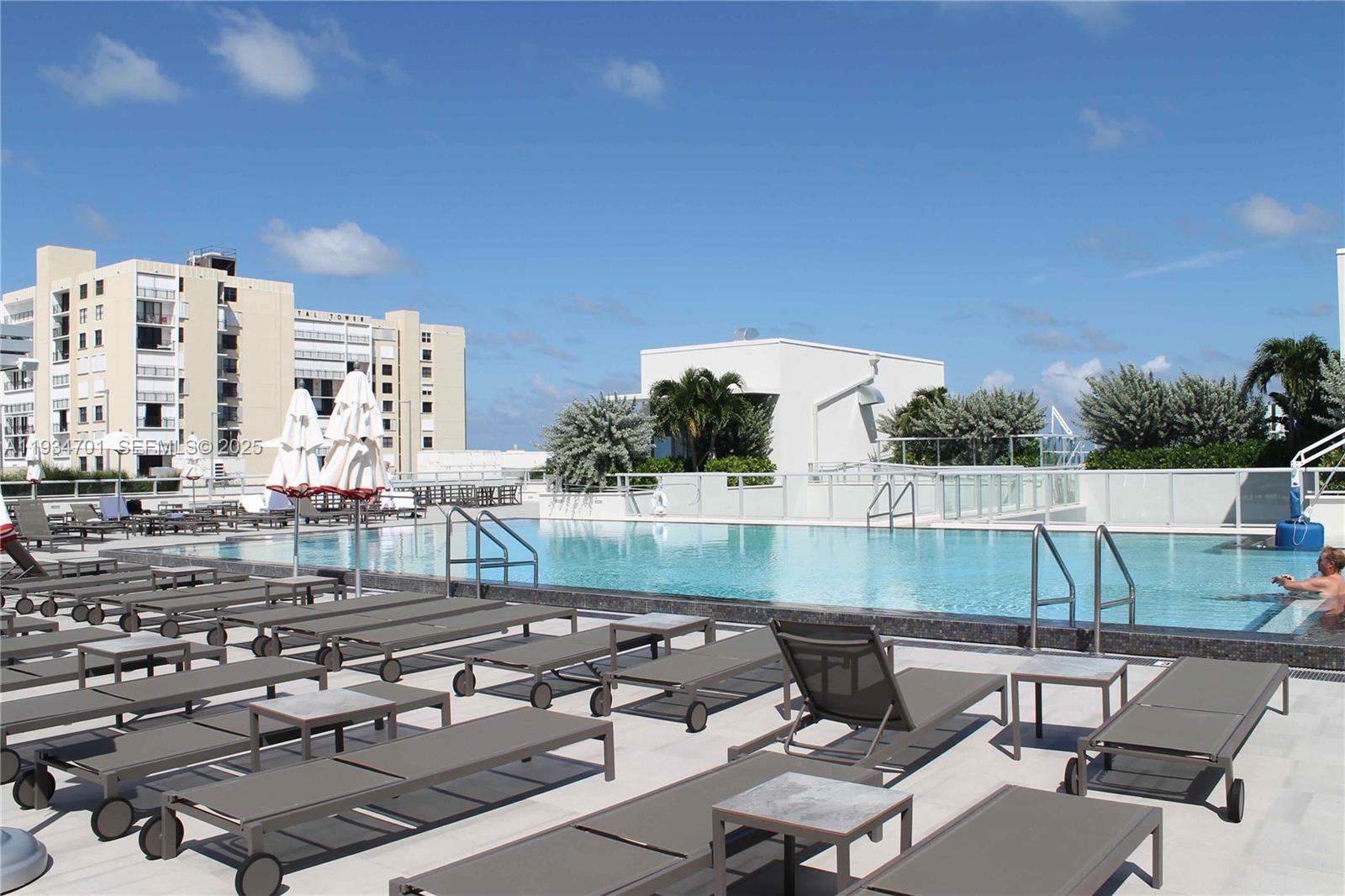 COSTA HOLLYWOOD CONDO - Residential