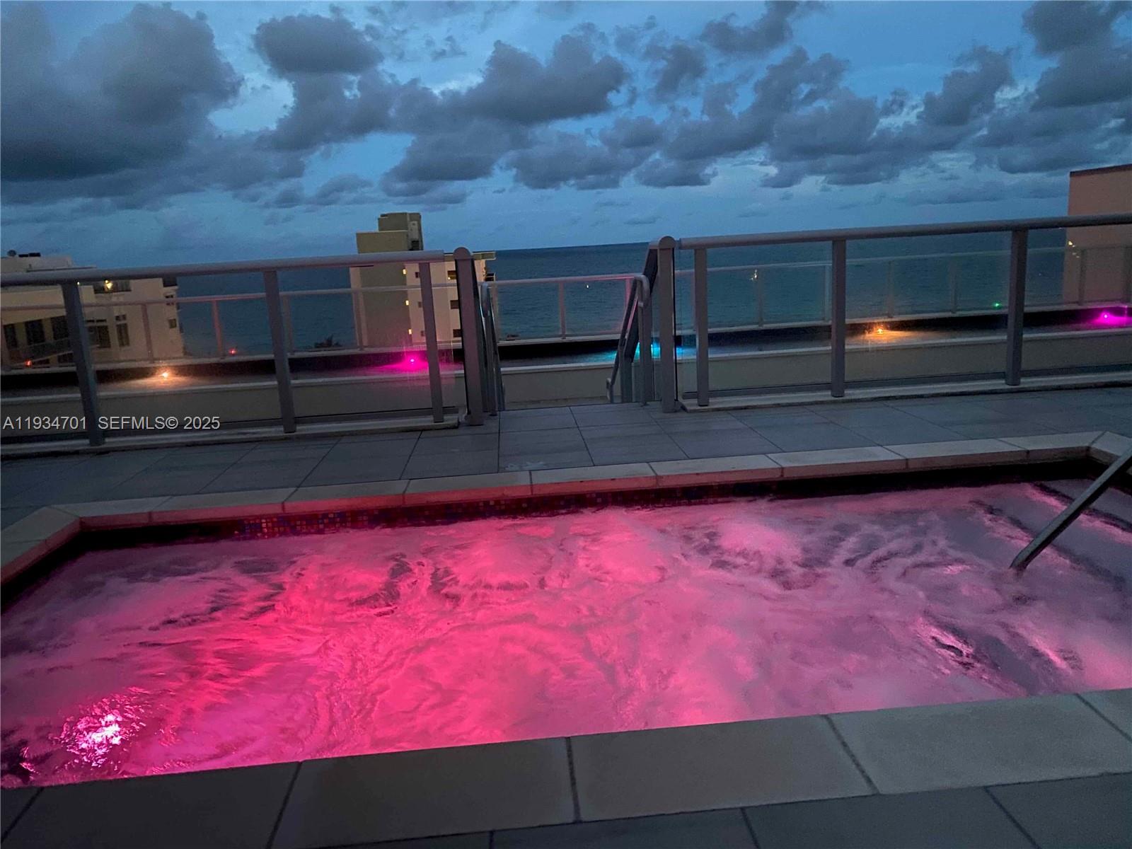 COSTA HOLLYWOOD CONDO - Residential