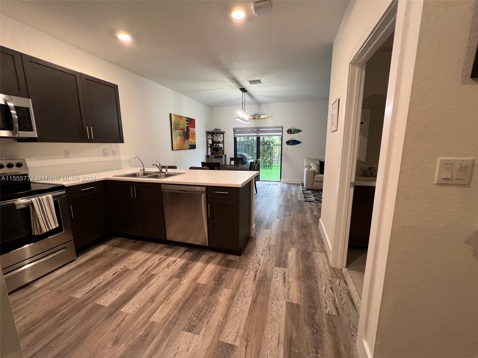 TROTTERS CHASE - Residential